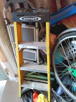 Werner Fiberglass Step Ladder