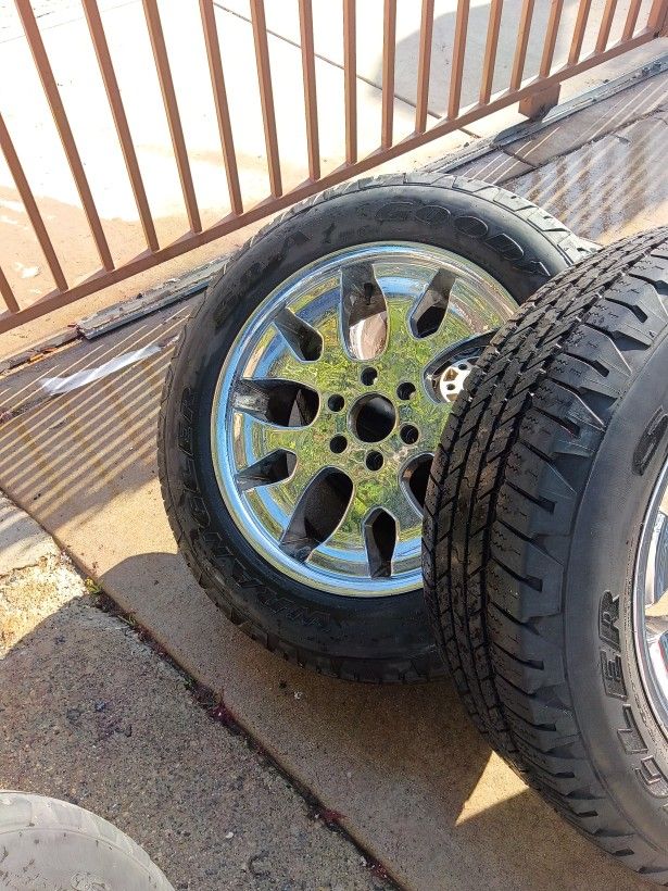 Set Of 4 Rims & Tires For Chevy Silverado Truck With A 6 Lug Pattern Size 22" Great Condition