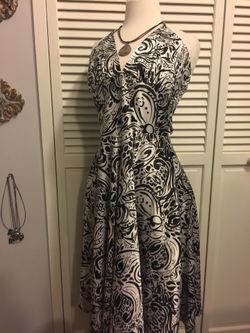 Alyn Paige black and white evening dress 👗 Size 5-6/Small