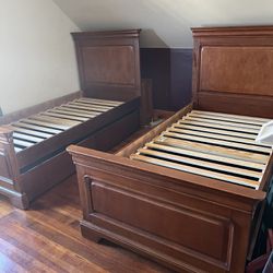 Matching Stanley Furniture Co Solid Cherry Twin Beds w/ Large Storage Drawers