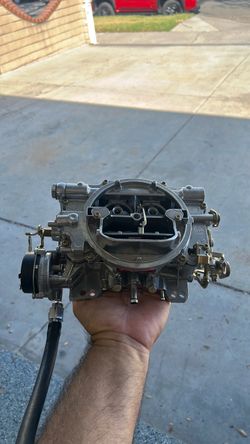 Carburetor Edelbrock 600