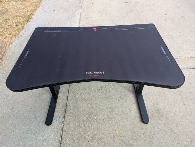 RESPAWN 1048 Gaming Desk - 48in Computer Desk With Mouse Pad