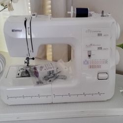 Kenmore sewing machine, Color bright white