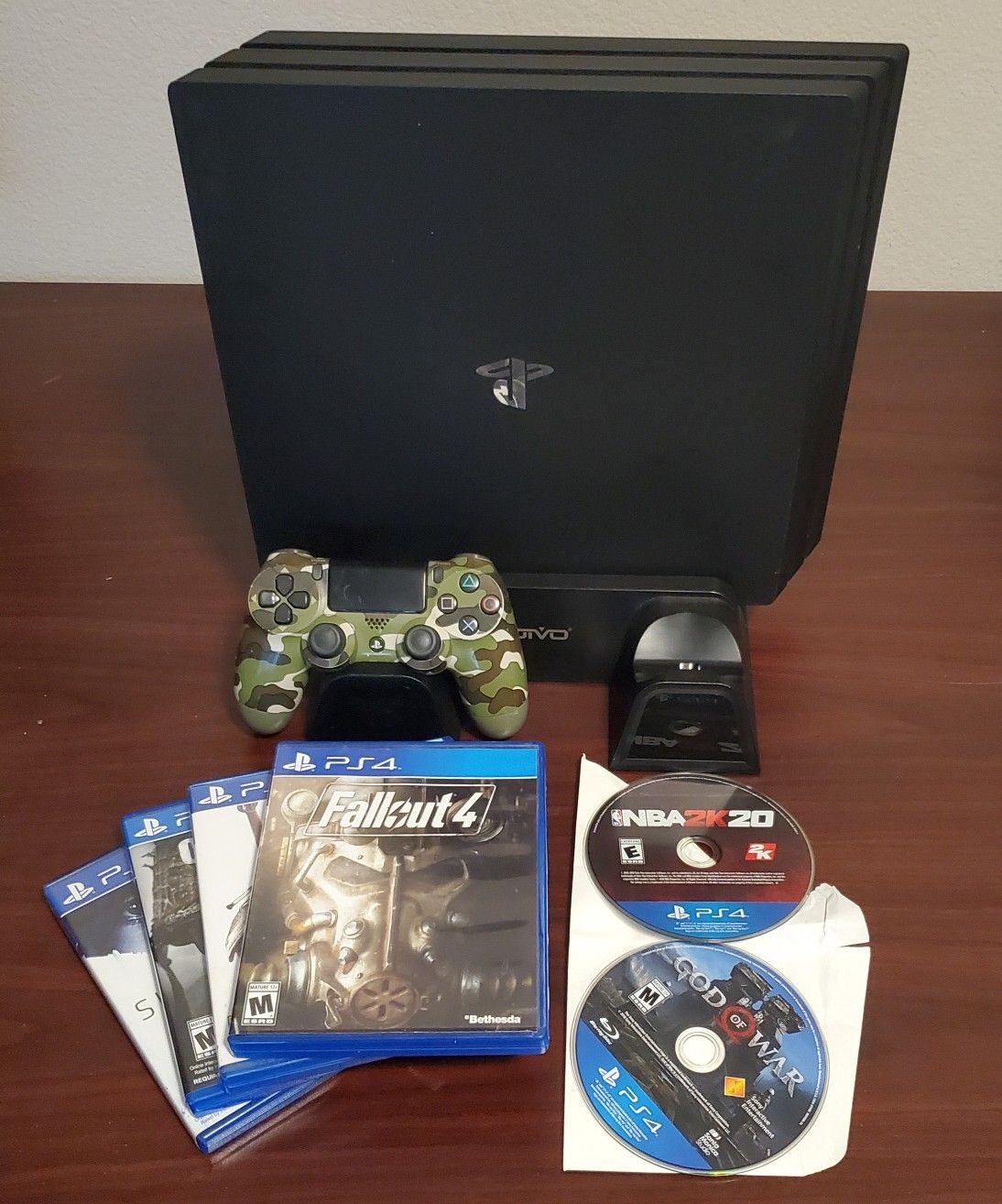 Playstation PS4 Pro 1TB, 1 Wireless Controller, 6 Games & All cords