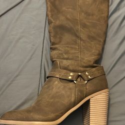 Suede Boots 
