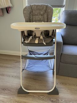 Graco® Slim Snacker High Chair