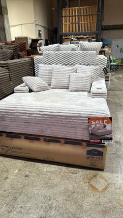 Chaise Lounge 