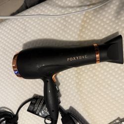 Blow dryer 