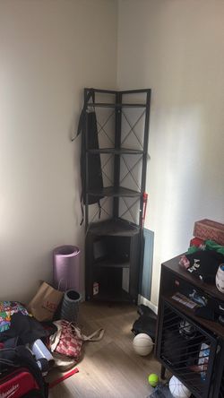 Corner shelve