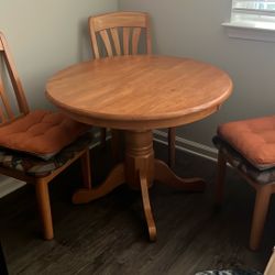 Table w/4 Chairs