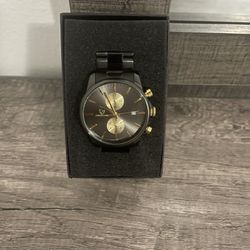  Watch, Black Yellow, Comes With Extra Slots To Make Bigger Or Smaller, 