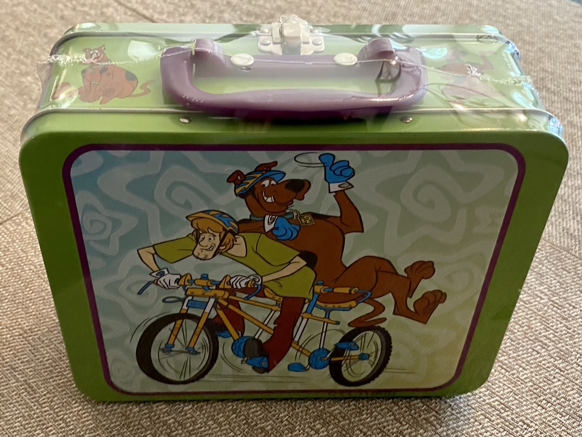 Unopened Scooby Doo lunch box with puzzle