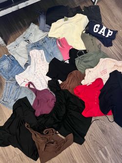 Women's/Juniors Size Clothes and Jeans Lot Bundle