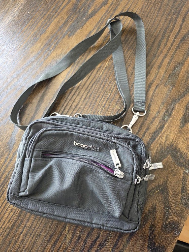 Baggallini Small Bag / Purse / Fanny Pack