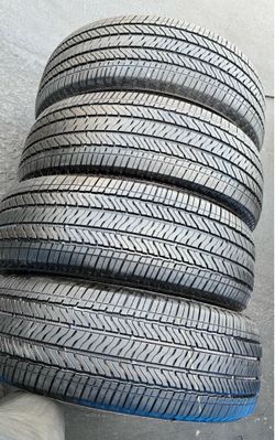 255 65 18 Bridgestone I'm selling this set of tires with 80% life left on all 4