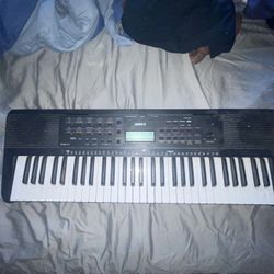 Yamaha PSRE273 61 Key Portable Keyboard