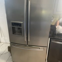 Kenmore Refrigerator 