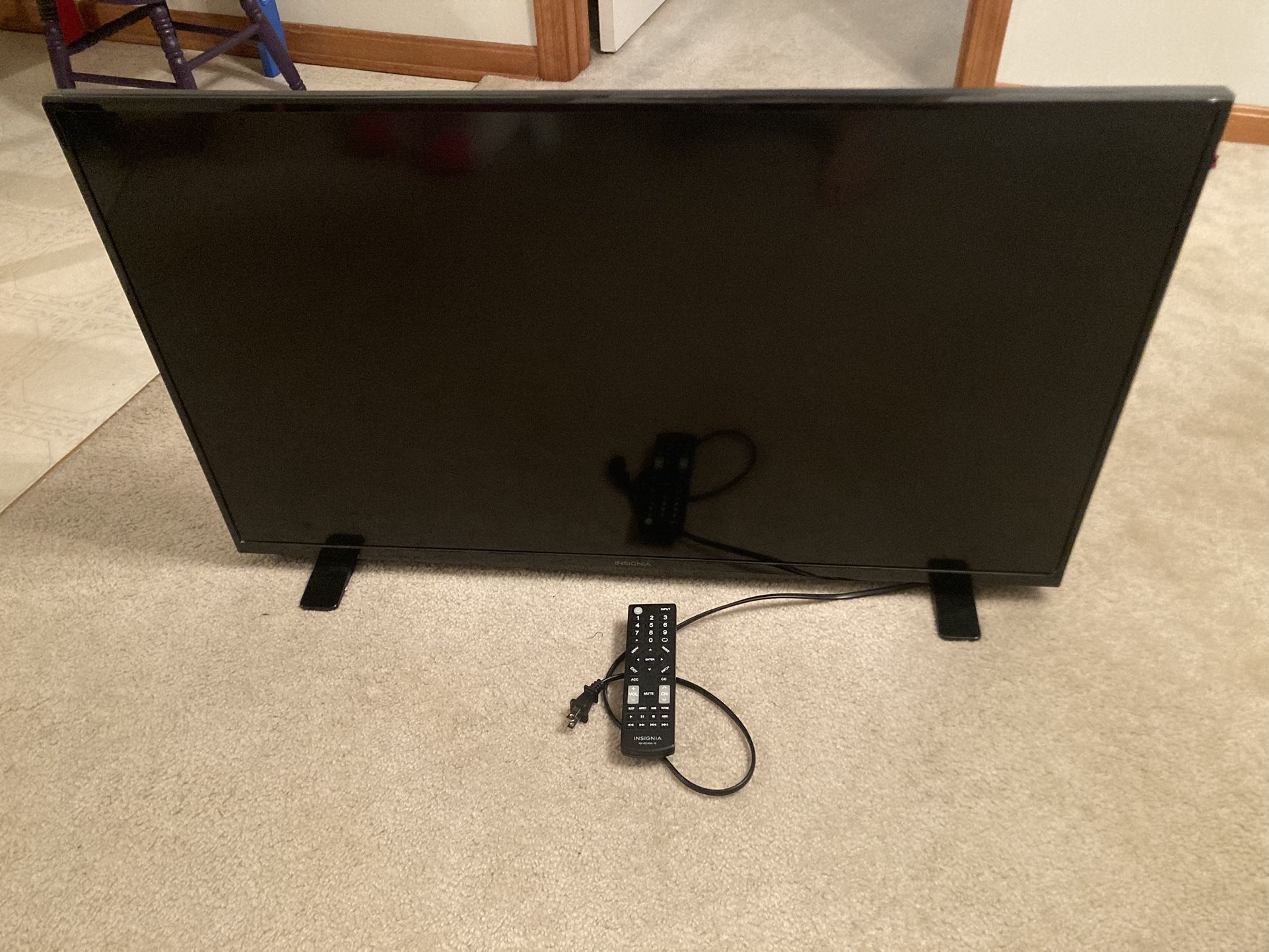 Insignia 32 Inch TV (Not smart)