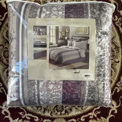 Reversible Queen Comforter Set