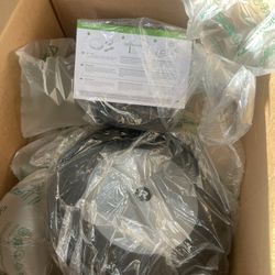 BRAND NEW SEALED Roomba J7 Robot Vacuum