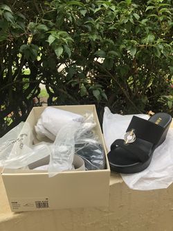 Stunning Ann Klein BRAND NEW wedge sandals Size 8! Reg price $79