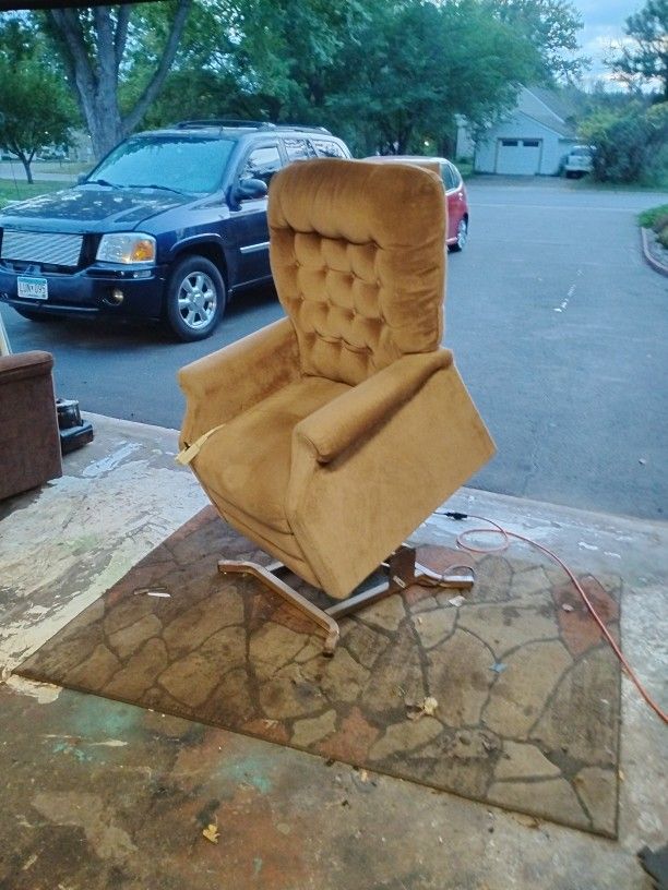 Electric Stand Assist Recliner 