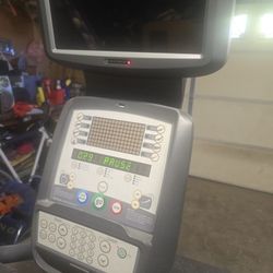 Matrix RECUMBENT BIKE