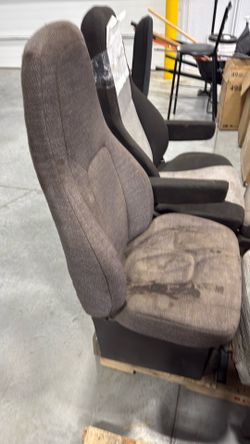 Truck seat 100$