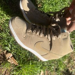 7.5  Nike Dunk Sky High Essential 'Desert Camo' women's shoes. 