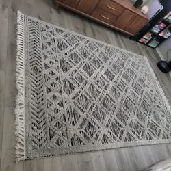 6'7" X 9' Rug, Like New, nuLOOM Lorden
