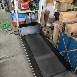 Precor M9.4 Treadmill