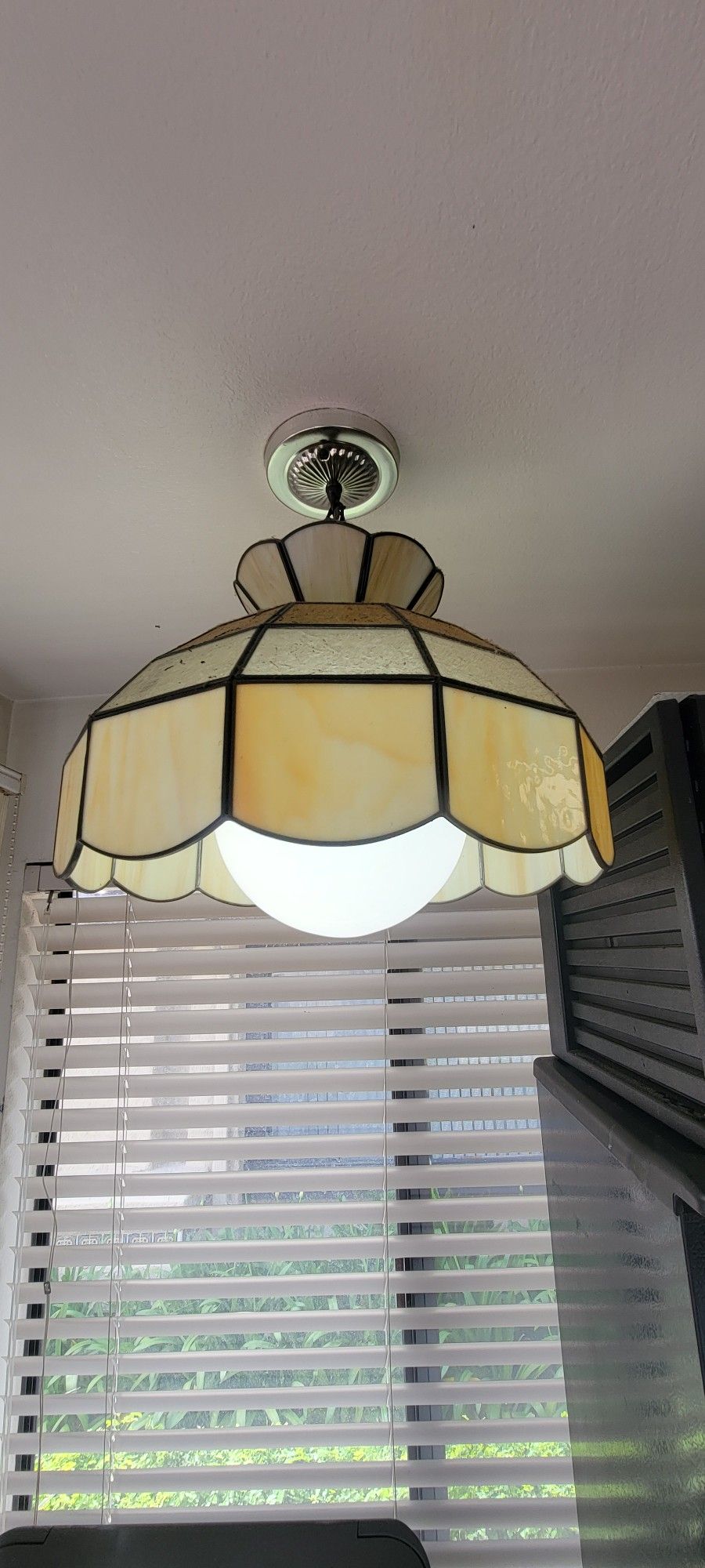 Title: Vintage-Style Stained Glass Hanging Lamp - Tiffany Style Pendant Light...