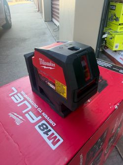 Milwaukee M12 12-Volt Lithium-Ion Cordless Green 125 ft. Cross Line and Plumb Points Laser Level (Tool-Only