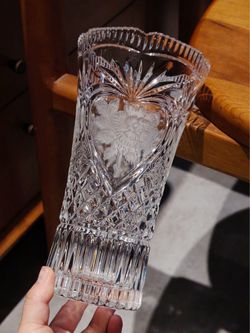 HOYA Crystal Heavy Cut Flower Vase Frosted Rose Heart Design Japan⁠ Vintage NIB