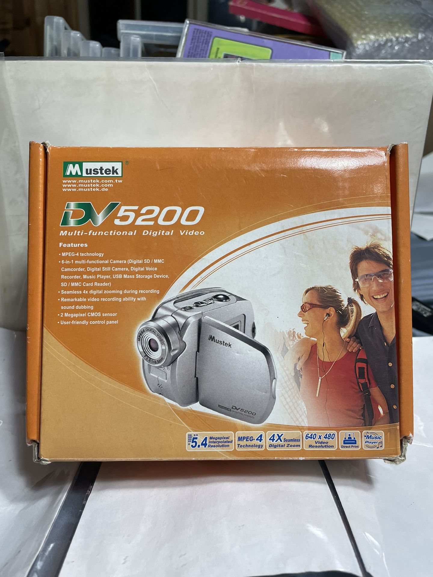 Mustek DV5200 Multi-Function Digital Video Camcorder Mpeg-4 SD MMC Card Reader