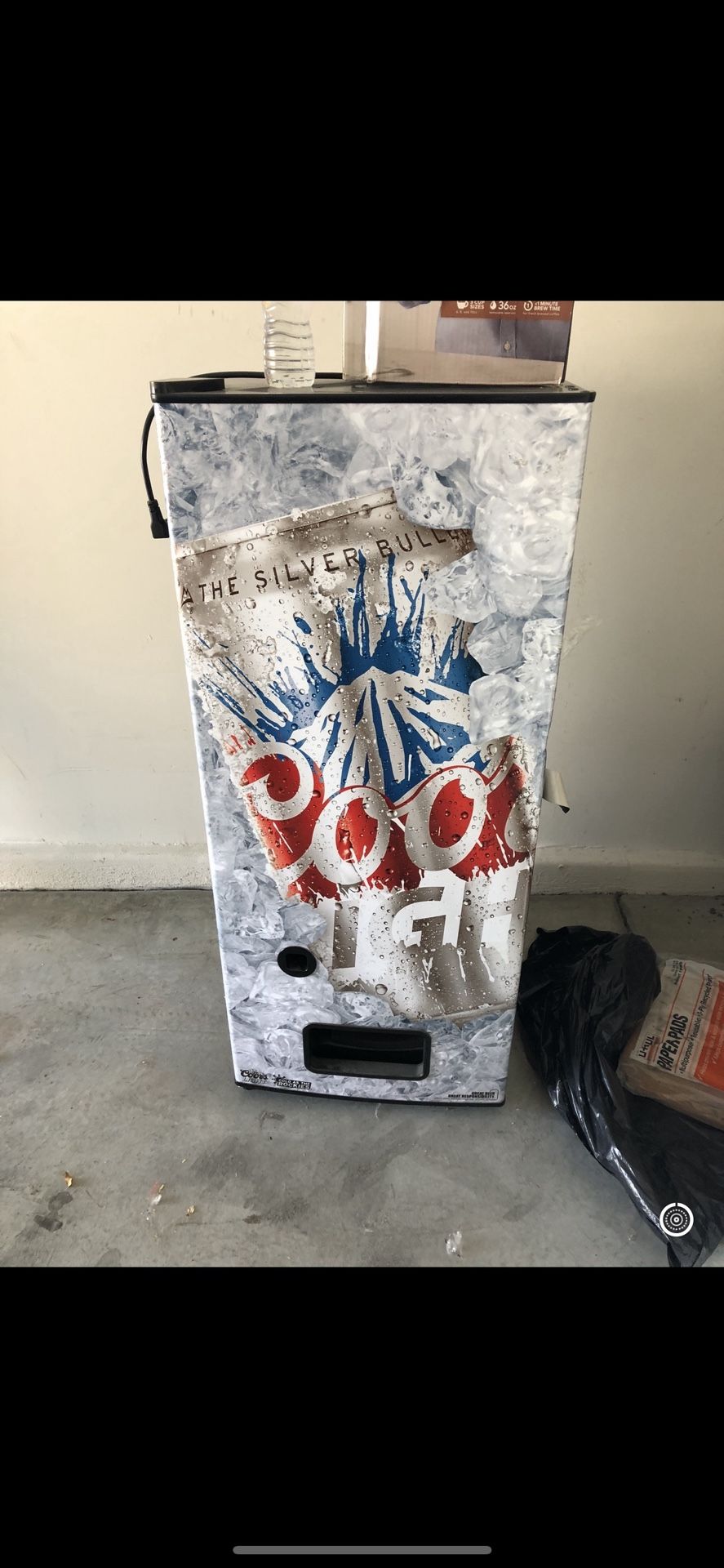 Rare Coors Light Dispensing Beer Fridge Vending Machine Rare for Sale