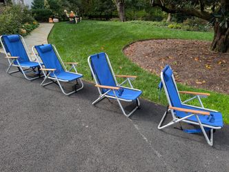 Set of 4 foldable backpack strap lawn chairs