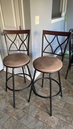 Set of 2 Metal Bar Stools with Cushioned Seats
