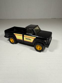 Tonka Pressed Steel Four-Wheel Drive Pickup Vintage Black Truck Yellow Siding