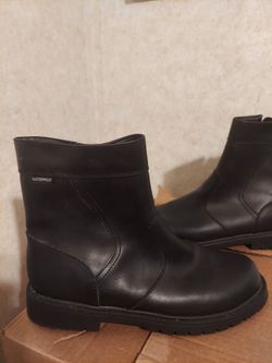 Mens Water Proof Boots Size 12