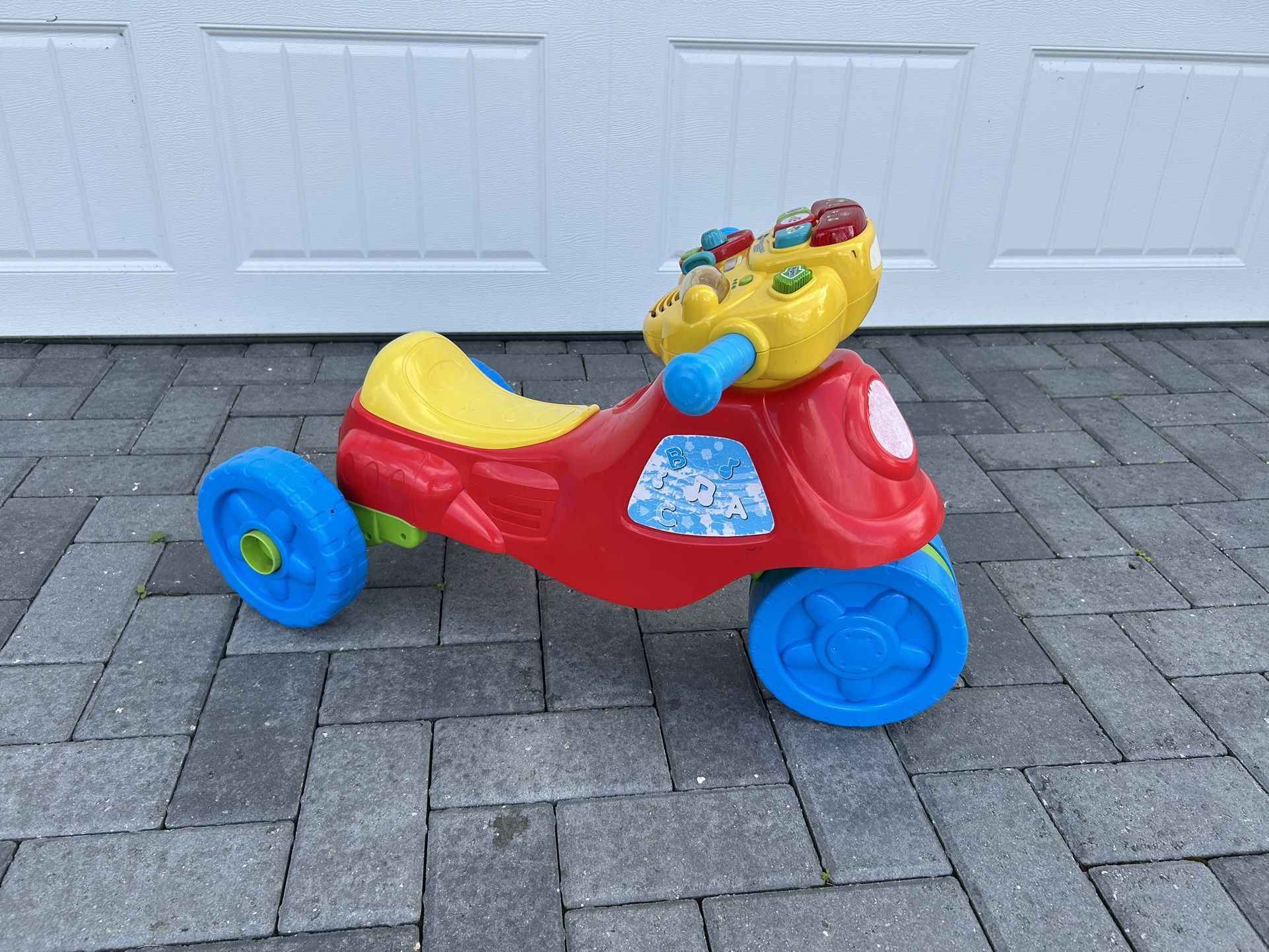 VTech 2-in-1 Learn & Zoom Motorbike Ride-On