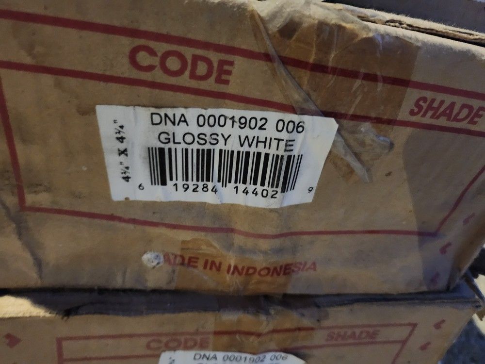 4 Boxes Of Mulia White Tile 4 1/4 X 4 1/4