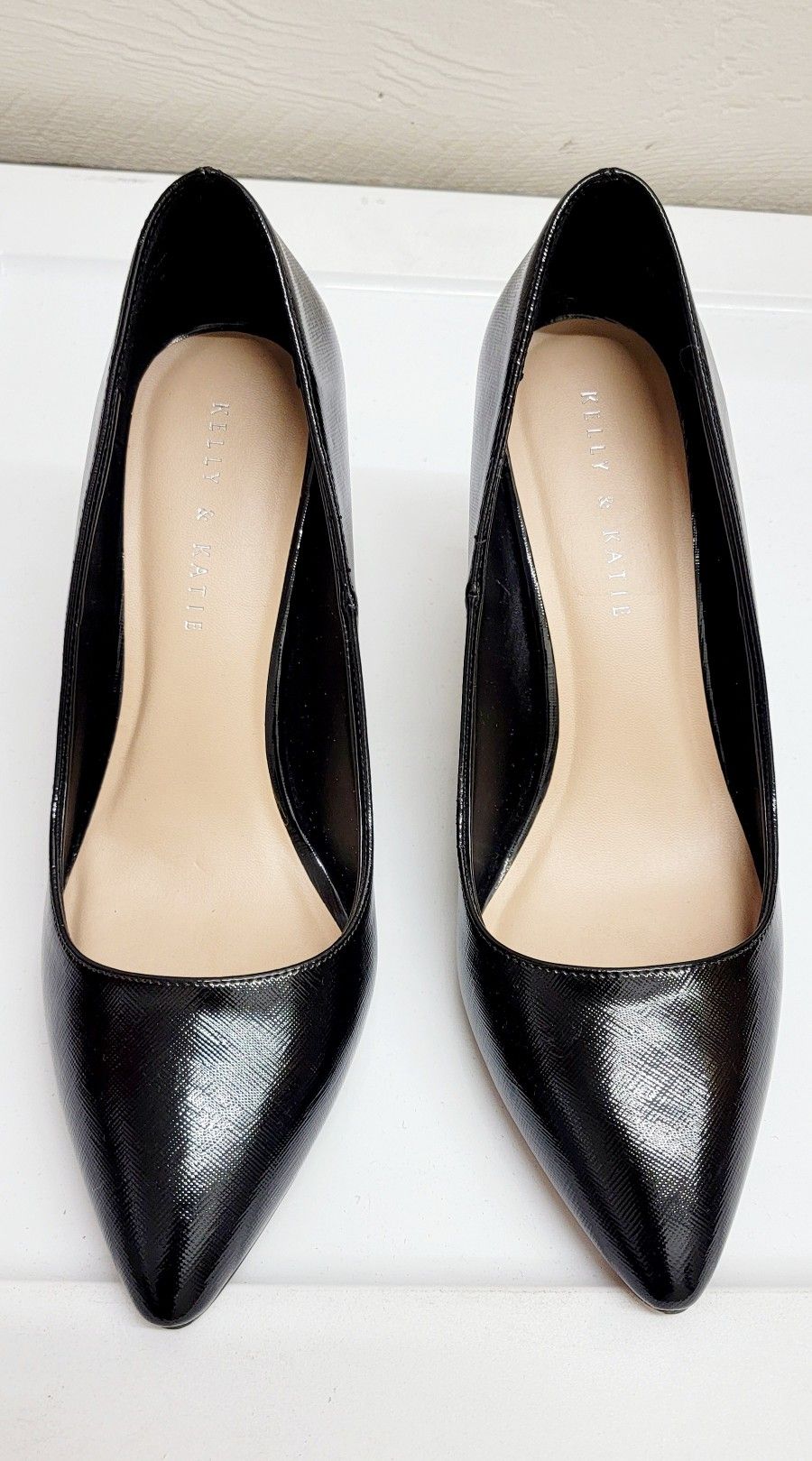 Katie and Kelly Model KK Tessa Black Classic Pumps - Size 10 Heel 3”1/3