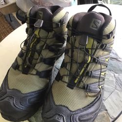 Salomon Men XA PRO 3D Gore-Tex WP Trail Running  Man Size 10/1/2. Perfect Condition.