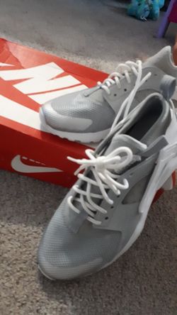 Nike Huaraches grey size 5