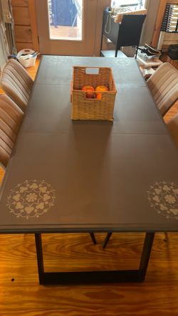 Nice table and 4 chairs
