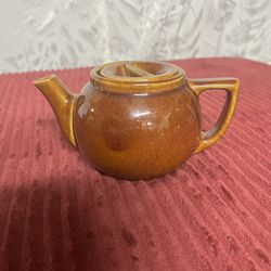 Vintage Ceramic/Porcelain Teapot W/Lid