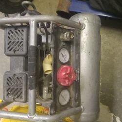 Husky Compressor  1 Gallon