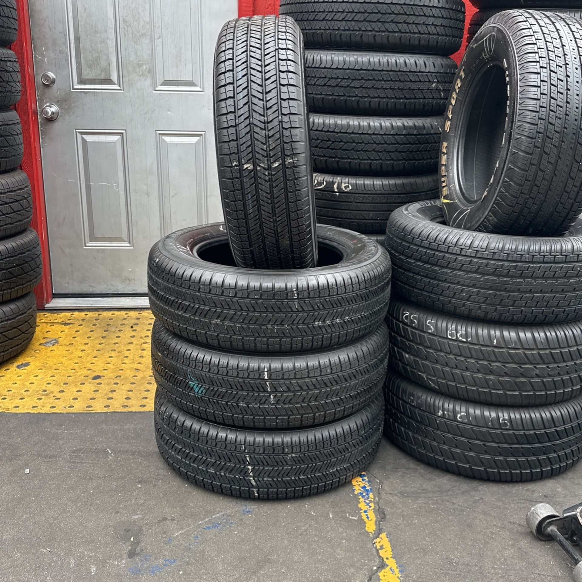 225/65R17 YOKOHAMA A SET OF FOUR USED TIRES