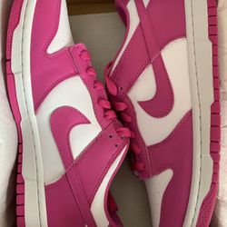 Nike Dunk Low  Active Fuchsia  Size 6Y / 7.5W 